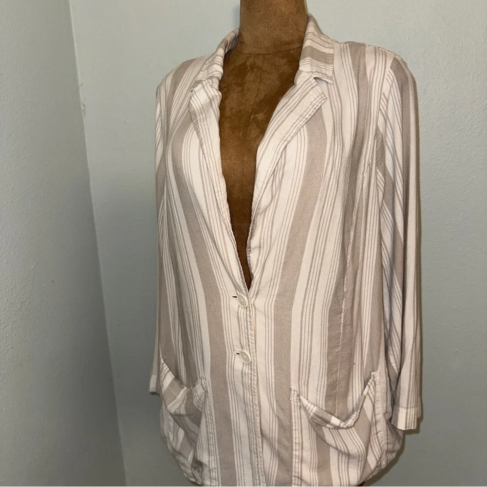 Torrid Size 3 3X Blazer, Beige White Striped, Soft Linen Blend Long Sleeve Lined